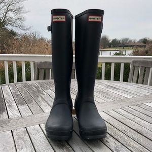 Black matte tall Hunter boots